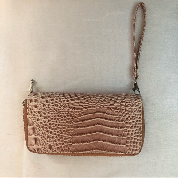 Vintage Suisse Wristlet In  Salmon/Beige Crocodile Print - Picture 13 of 14